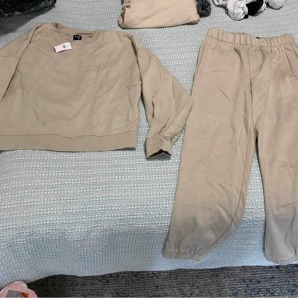 GAP Cream Sweatsuit